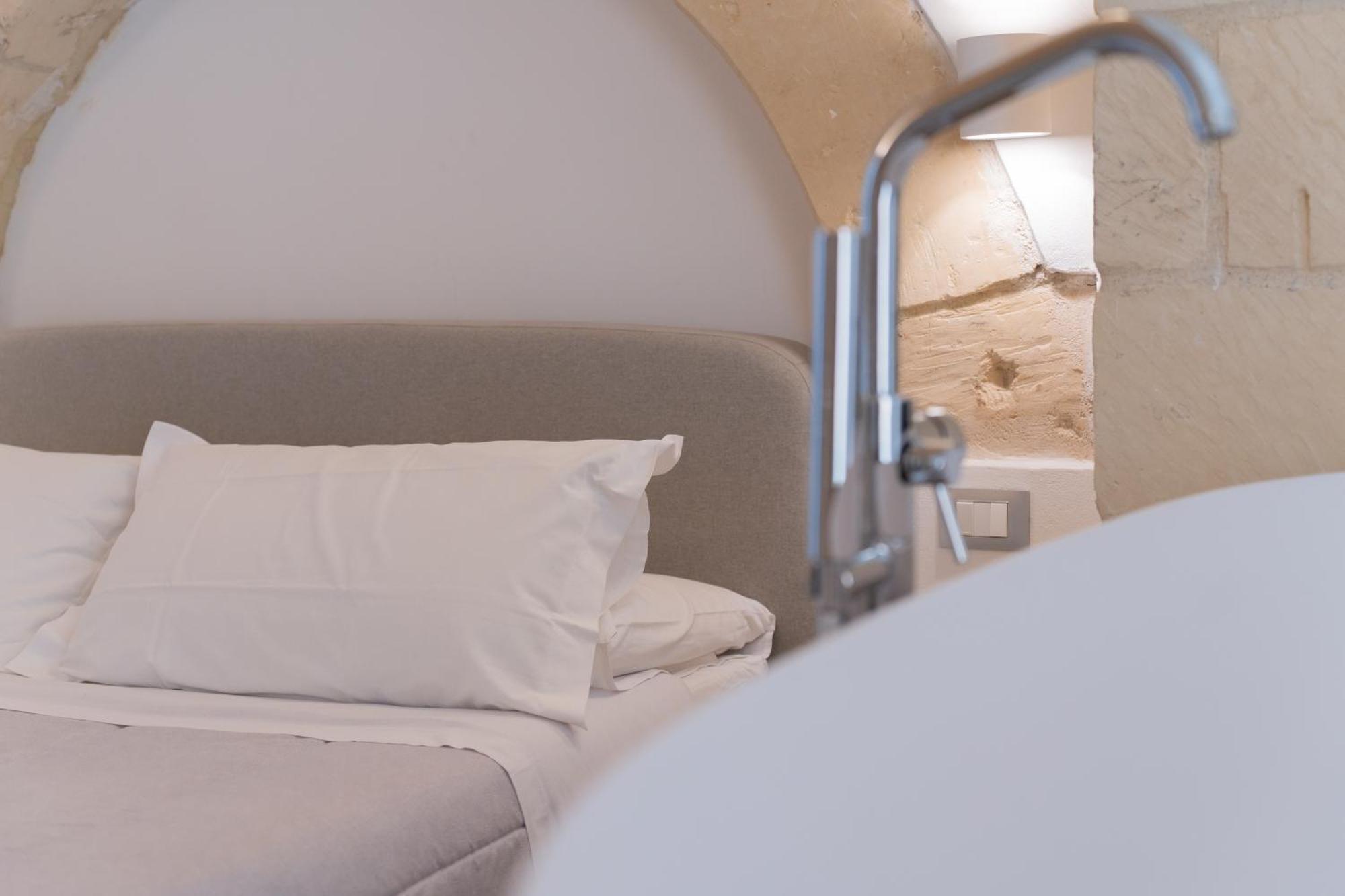 Dimora Barocca Luxury Suites Lecce Exterior foto