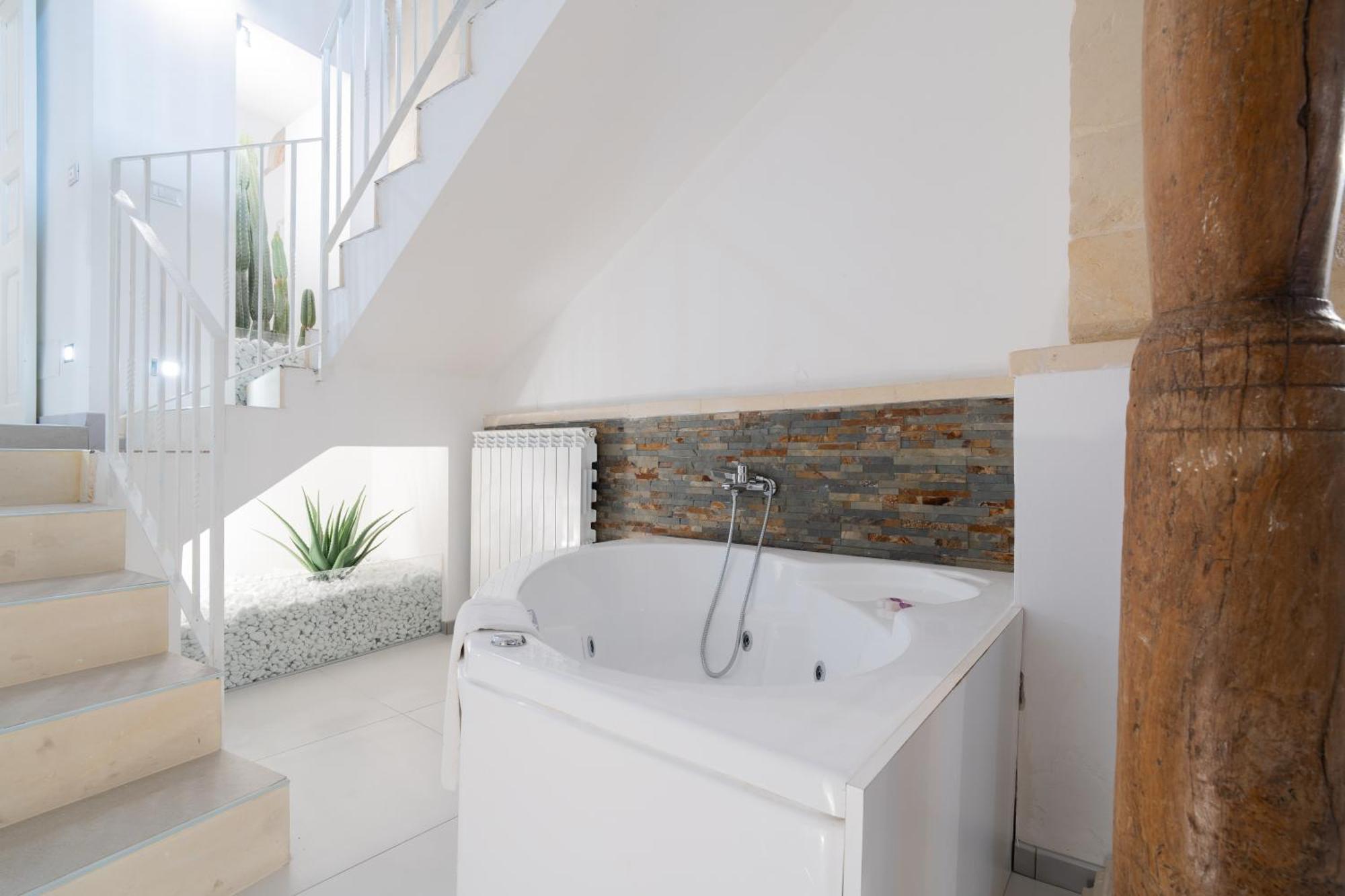 Dimora Barocca Luxury Suites Lecce Exterior foto